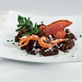 Recette de Salade tiède de lentilles au saumon, vinaigrette de yaourt