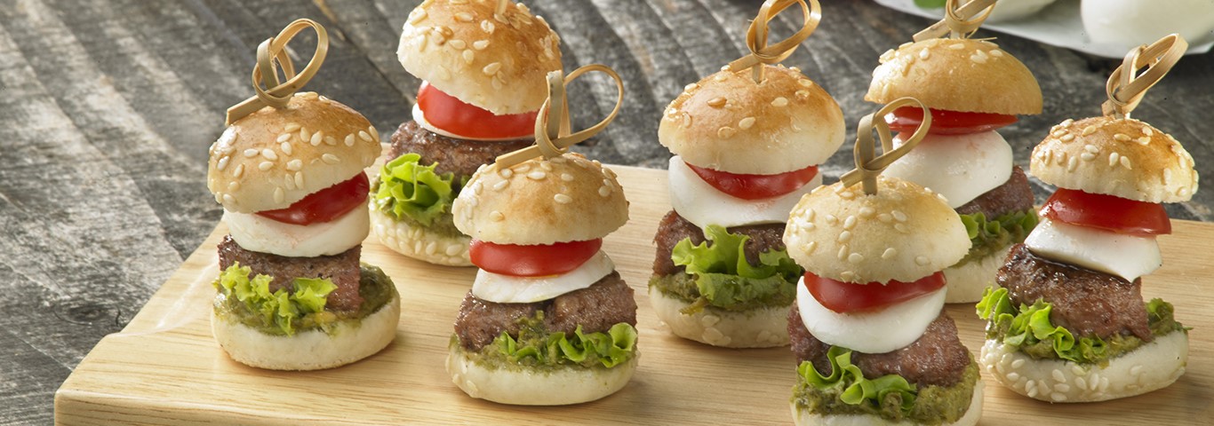 Recette de Mini burgers tomates et pesto