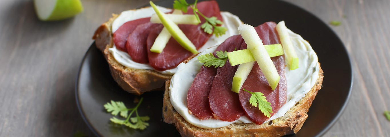 Recette de  Tartines pommes, magrets et Société Crème