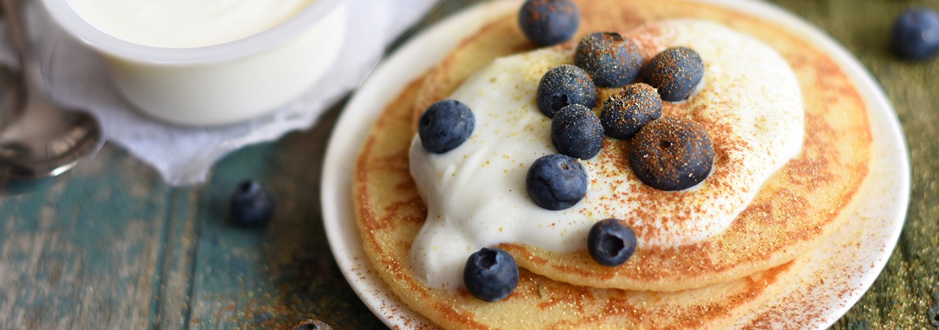Recette de Pancakes aux myrtilles et yaourt à la grecque Sveltesse aux épices douces