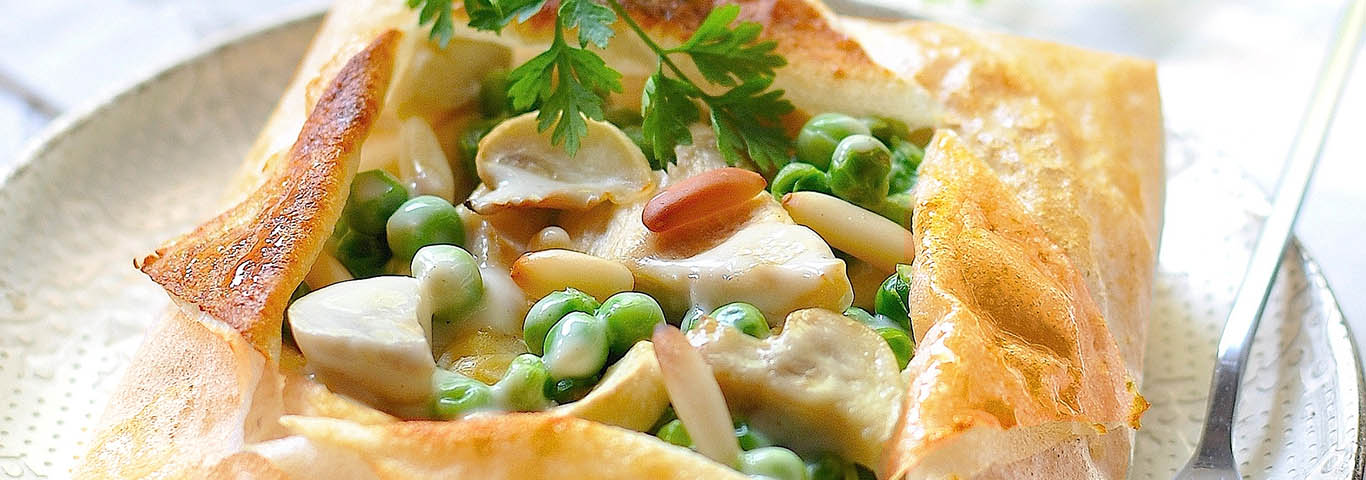 Recette de Feuilletés de poulet au Roquefort et pignons