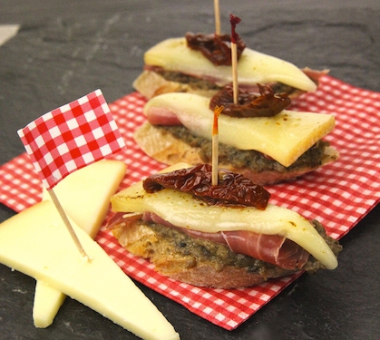 Recette de Pintxos (tapas) au jambon basque et fromage Istara