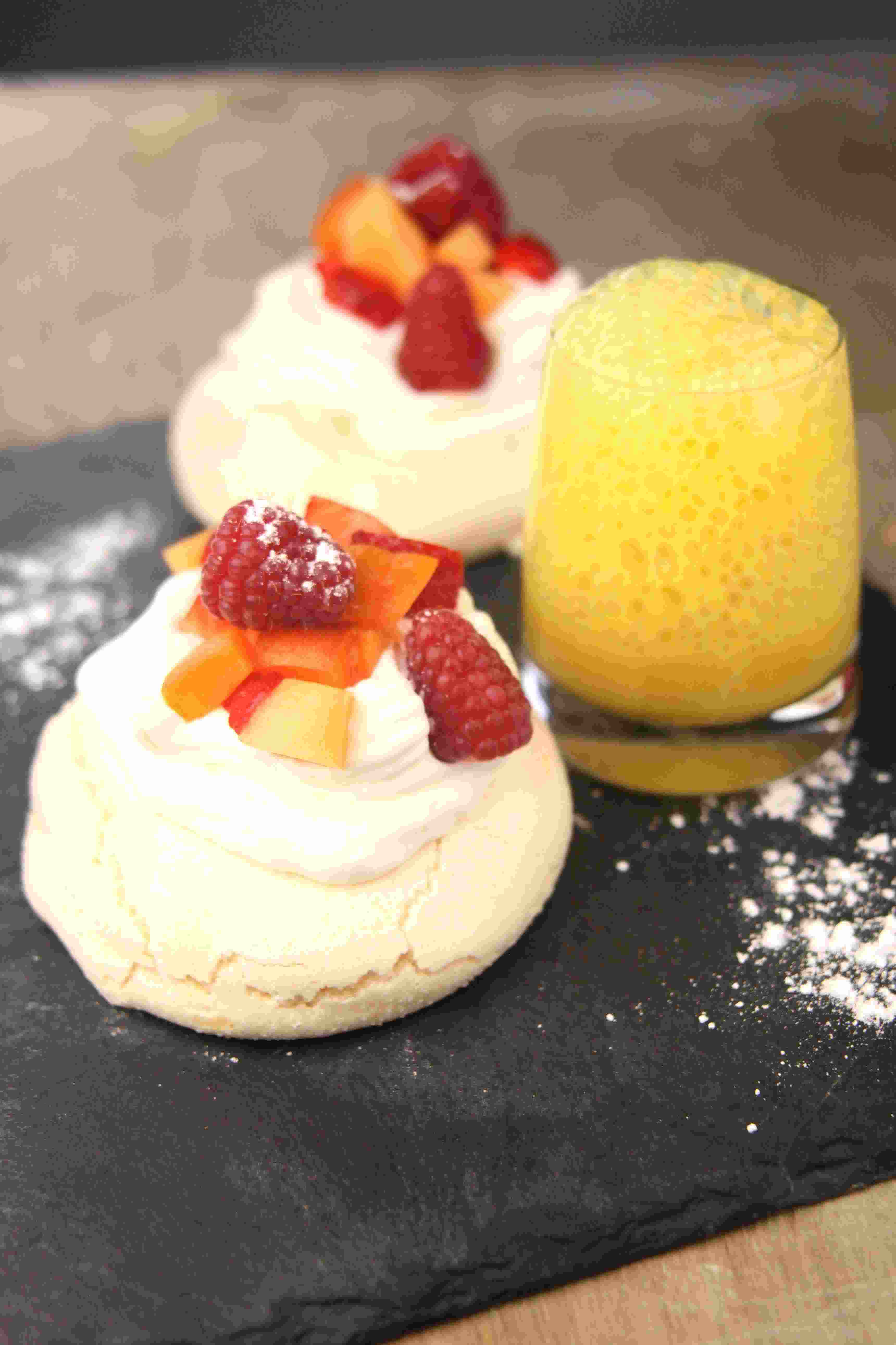 Recette de Pavlova et son espuma fruits de la passion