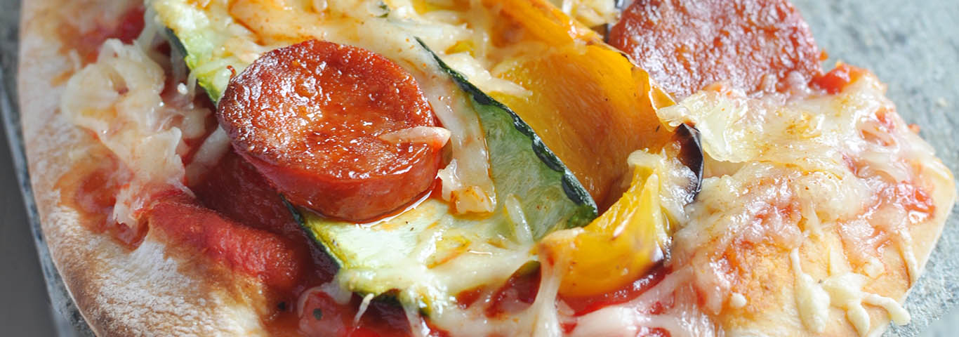 Recette de Pizza aux légumes grillés et chorizo