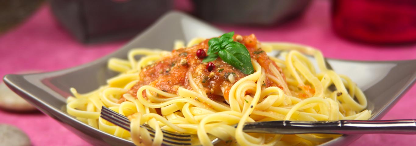 Recette de Linguine à l’ail, à l’huile d’olive, à la pulpe de tomates et au basilic