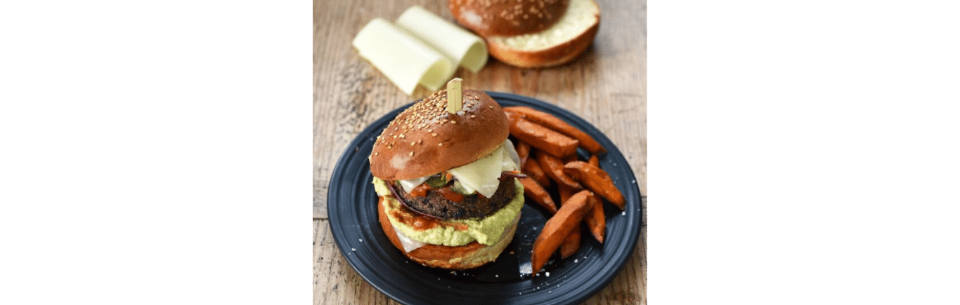 Recette de Burger végétarien aux tranches de brebis Lou Pérac et frites de patates douces