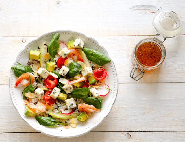 Recette de Salade de riz sauvage au melon, crevettes et Roquefort Société Bio