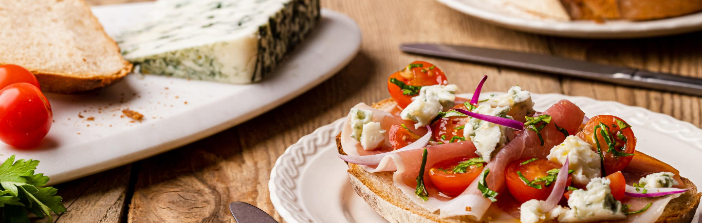 Recette de Tartines au jambon de Bayonne et bleu de brebis Société