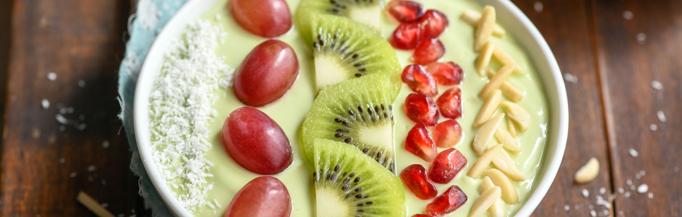 Recette de Smoothie Bowl Avocat-Kiwi