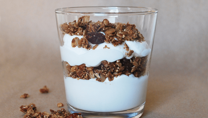 Recette de Parfait au skyr siggi’s et au granola 