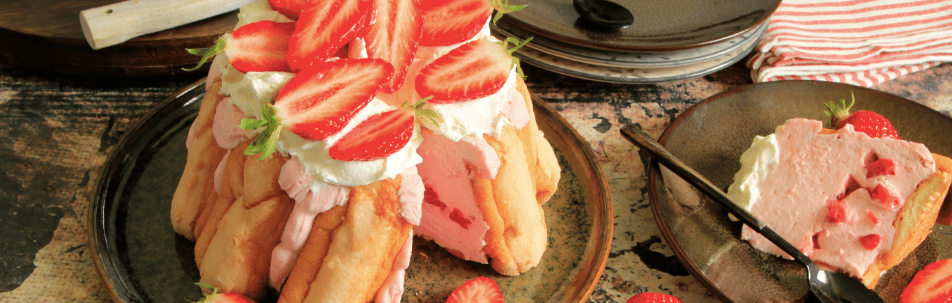 Recette de Charlotte aux fraises et chantilly maison 