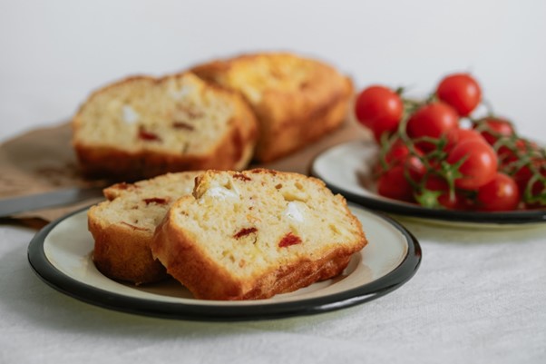 Recette de Recette cake à la Feta et aux tomates séchées