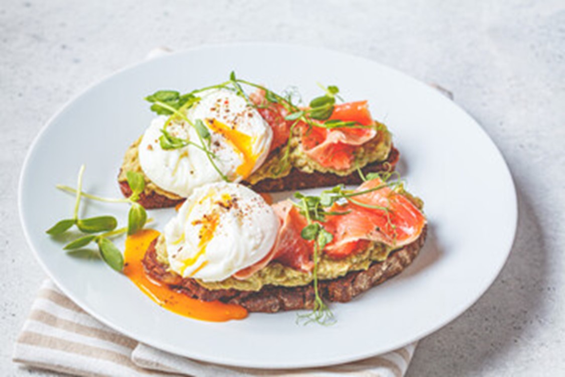 Recette de recette de toasts à l'avocat, au saumon et à l'oeuf Galbani 