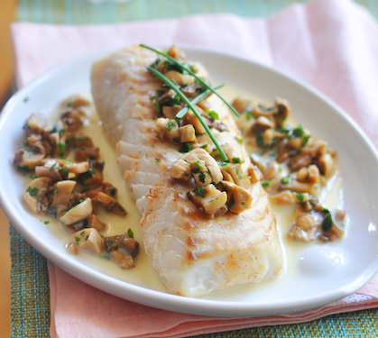 Recette de Blanc de cabillaud poché au lait Lactel, duxelle de champignons