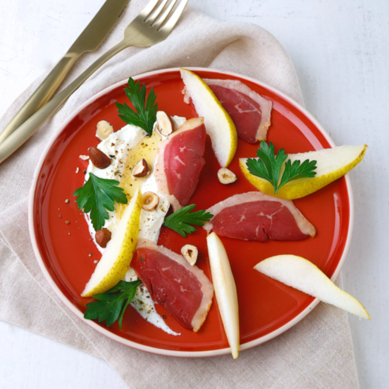 Recette de Labné Président poivre, poire, noisettes et magret fumé