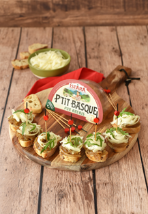 Recette de Tapas au Petit Basque, oignons caramélisés et roquette