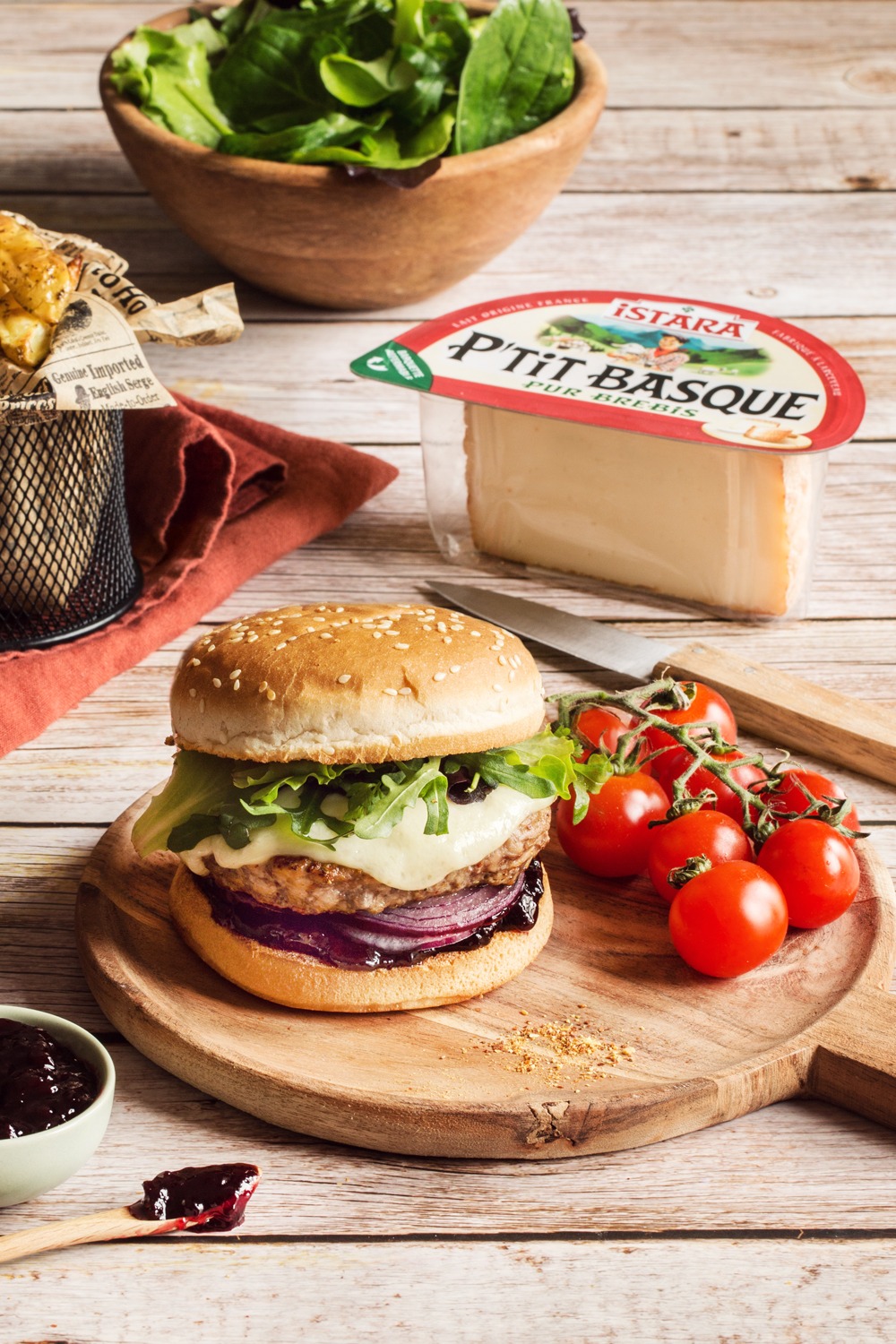 Recette de Burger de veau, confiture de cerises noires et P’tit Basque