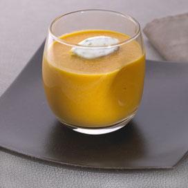 Recette de Gaspacho de carottes à l'orange et crème de coriandre