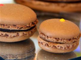 Recette de Macarons au chocolat fourrés à la ganache