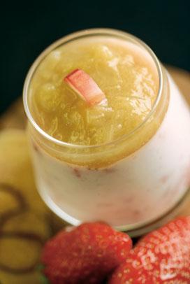 Recette de Mousse aux morceaux de fraises, compotée d'ananas