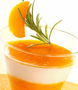 Recette de Panna Cotta au Romarin et Marmelade d'abricots au miel