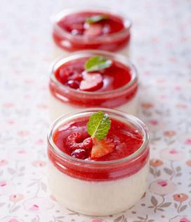 Recette de Panna cotta aux fruits rouges