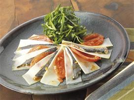 Recette de Pétales de tomates confites à l'Ossau-Iraty Istara et anchois marinés