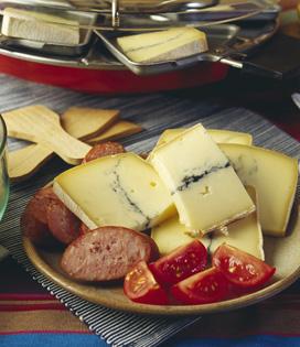 Recette de Raclette franc-comtoise au morbier et à la saucisse de Morteau