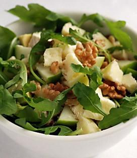 Recette de Salade au Coulommiers, à la roquette et aux noix 