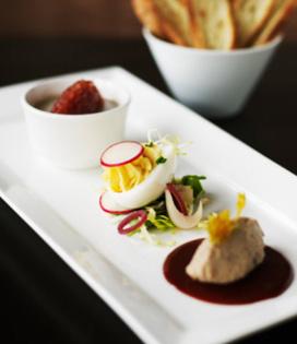 Recette de Terrine de foie gras à la compotée de cranberries et d'oignons