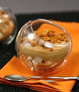 Recette de Verrine express café, dés de poire et spéculoos