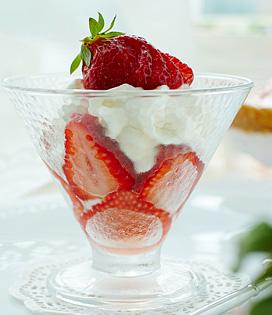 Recette de Verrines de fraises à la crème fouettée