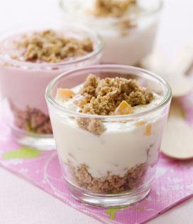 Recette de Verrines de yaourt bio façon crumble