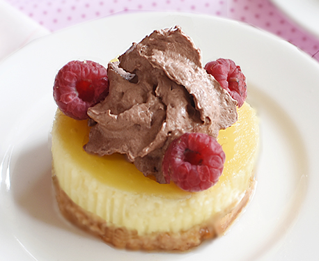 Recette de Mini cheesecakes chocolat framboises