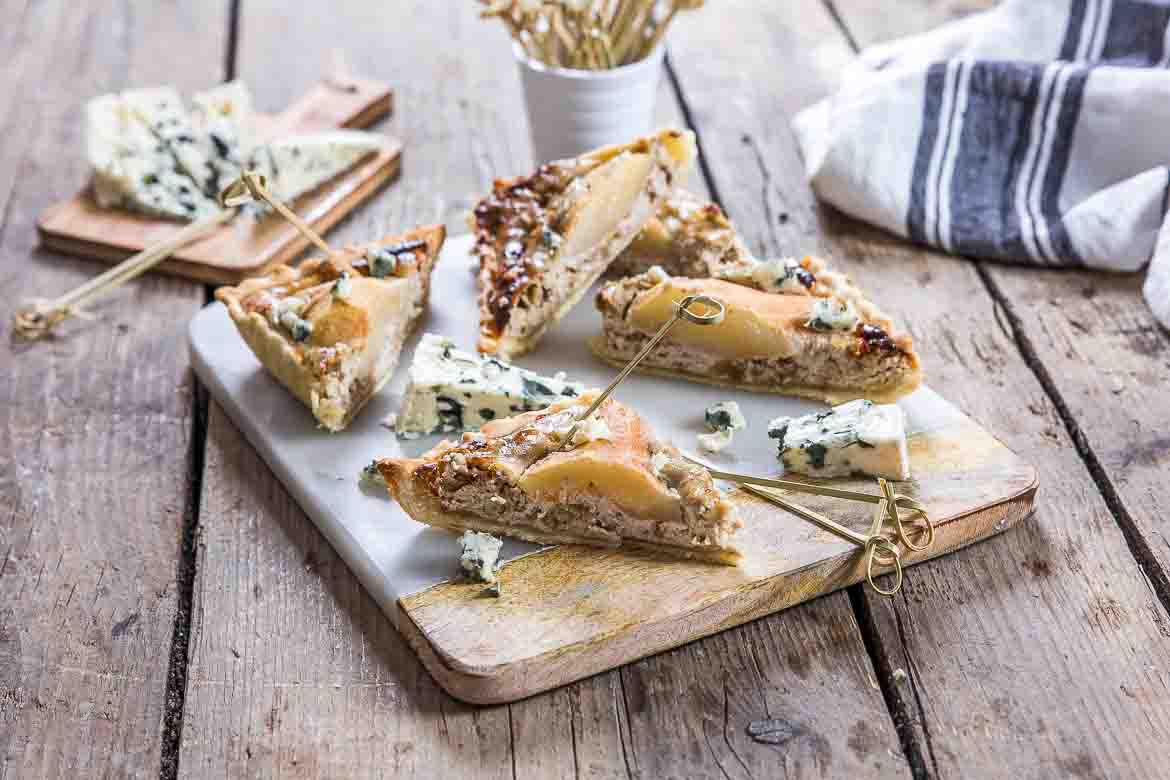 Recette de Tarte au Roquefort AOP Société Petit Plaisir aux poires et aux noix