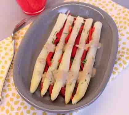 Recette de Asperges et poivrons, crème acidulée