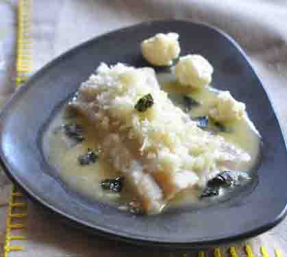 Recette de Bar au beurre d'algues et semoule de chou-fleur