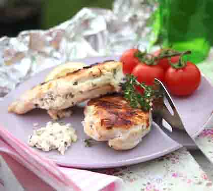 Recette de Blancs de poulet farcis au chèvre et aux herbes fraiches