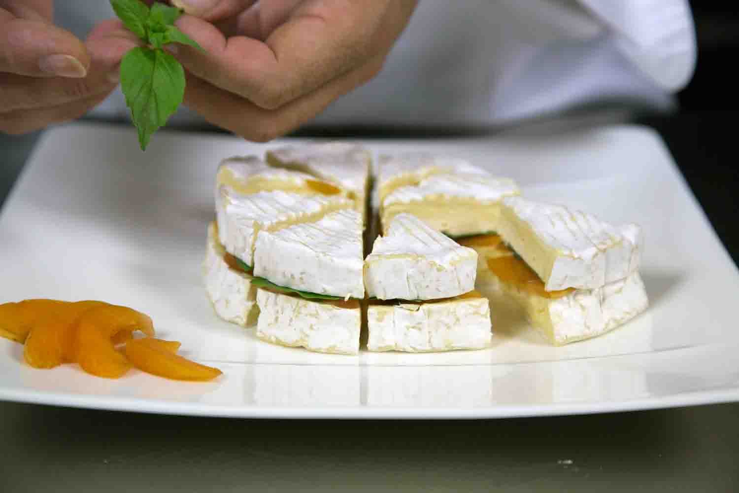 Recette de Camembert surprise à l’abricot et basilic