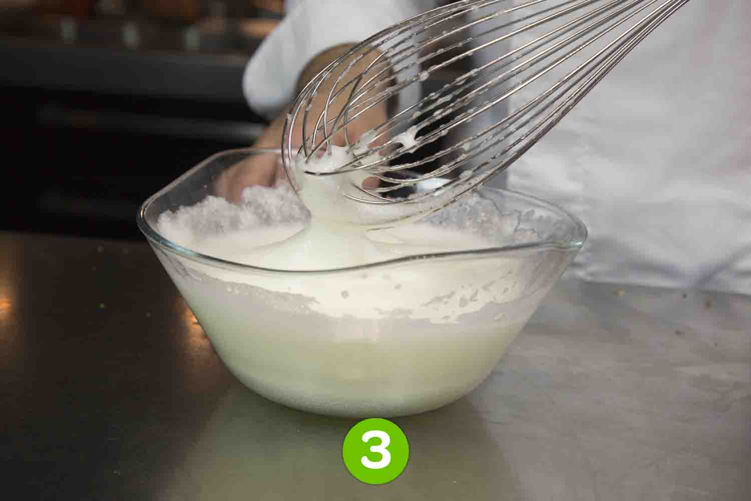 Recette de Dorade en croûte de sel, beurre au citron vert et aux câpres