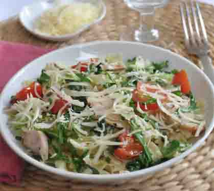 Recette de Farfalles au poulet grillé et tomates cerises 