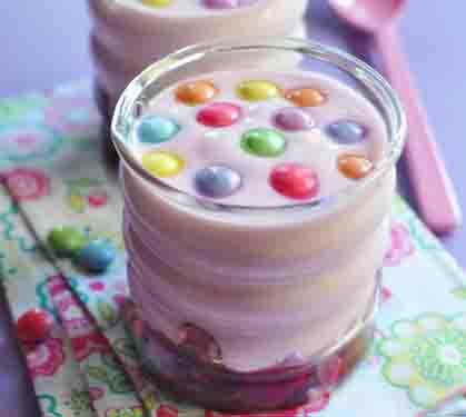 Recette de Fondue de fruits rouges au Yaourt goût à la fraise et Smarties®