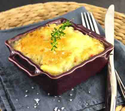 Recette de GRATIN DE MACARONIS AU JAMBON ET AUX 3 FROMAGES