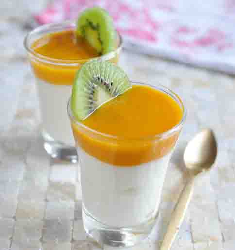 Recette de Mousse vanillée au coulis de mangue