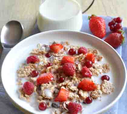 Recette de Bol de lait aux Muesli et fruits rouges