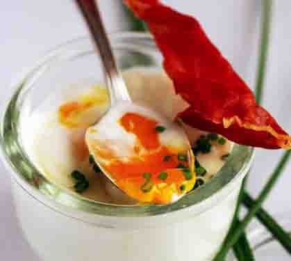 Recette de Œufs cocottes au Société crème et au jambon de montagne 