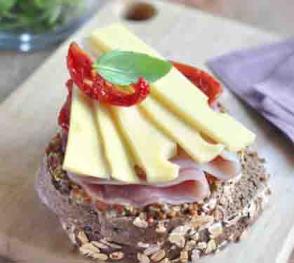 Recette de Tartine au jambon de pays et ses tomates confites