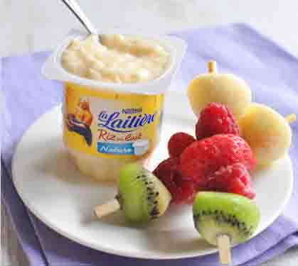 Recette de Riz au lait La Laitière et ses brochettes de fruits