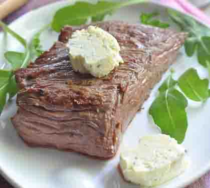 Recette de Rumsteck grillé au beurre de Rondelé ail et fines herbes