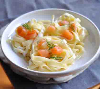 Recette de Saumon et tagliatelles en salade